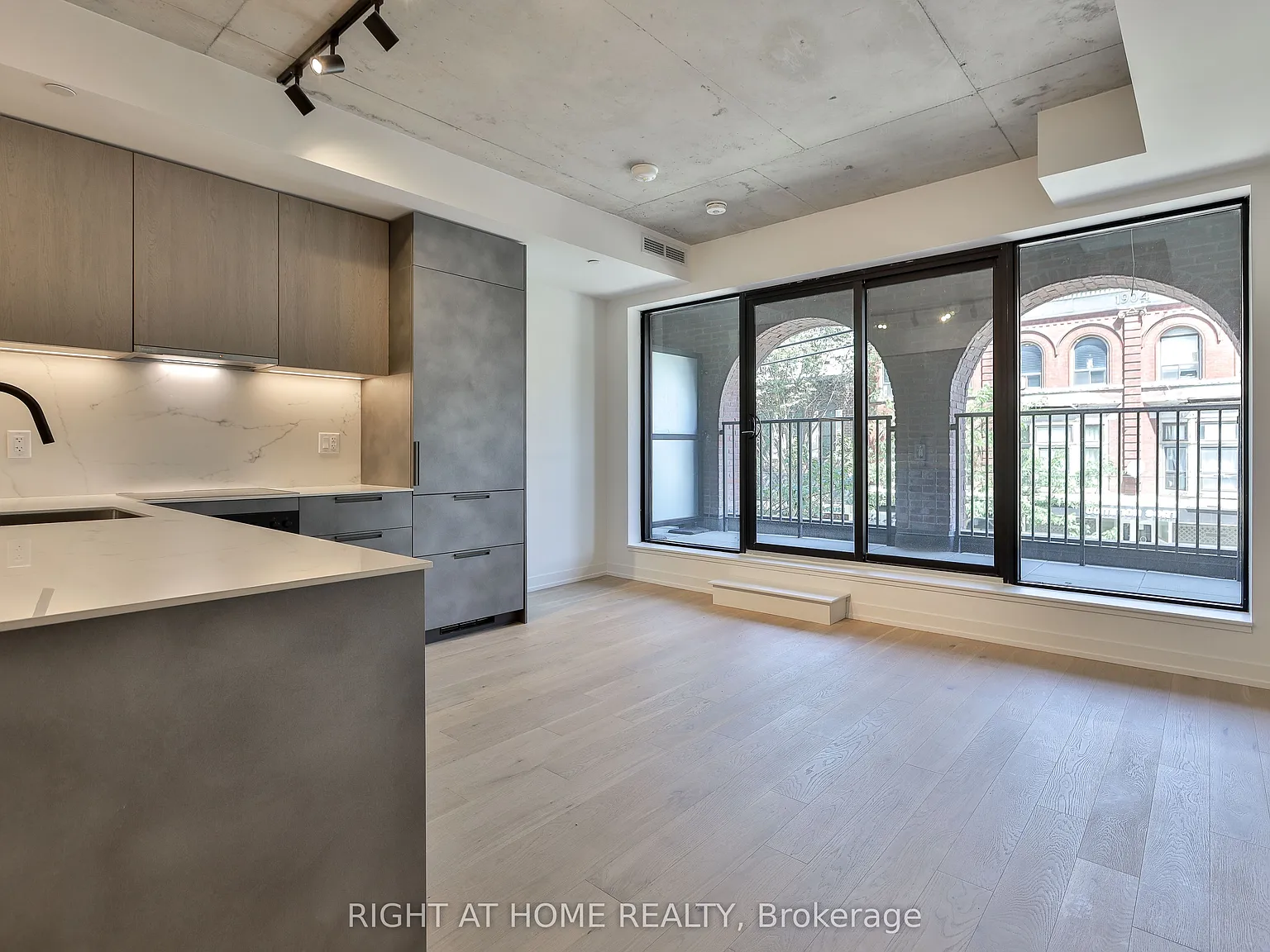 Biblio Lofts — Photo 1