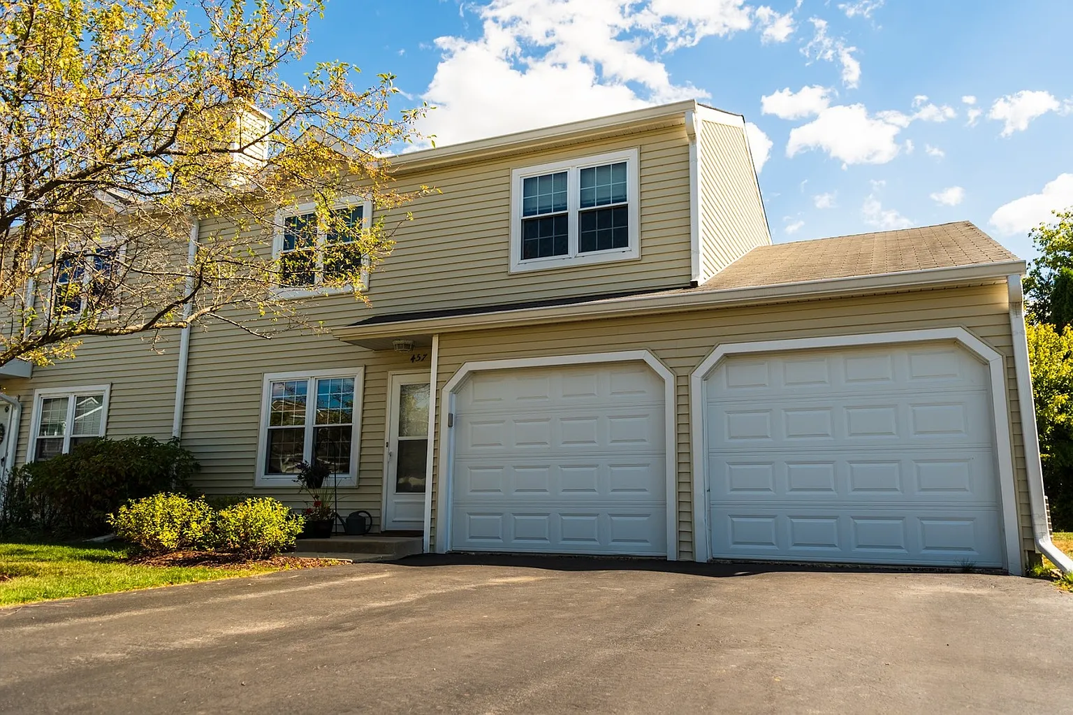 457 Meadow Hill Ln photo 1
