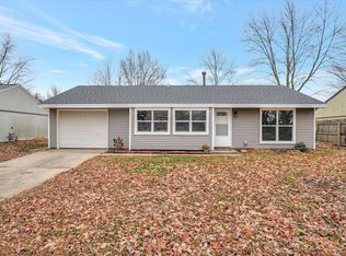 612 Goldenview Dr, Champaign, IL 61821