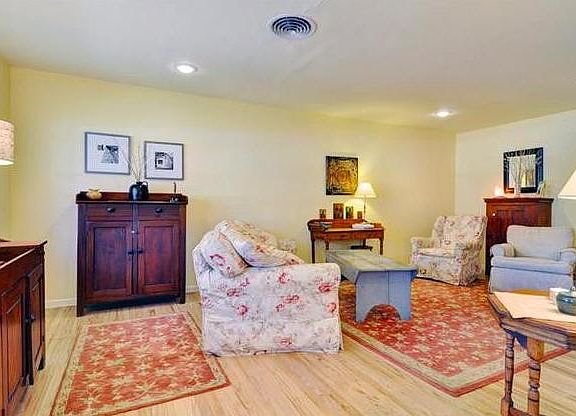 5th image of 1709 Montclair Dr