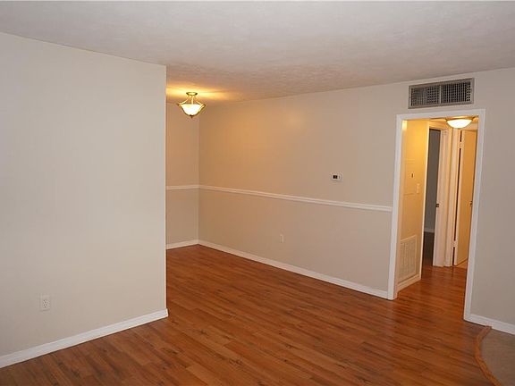 5th image of 3718 McKay Ave #202