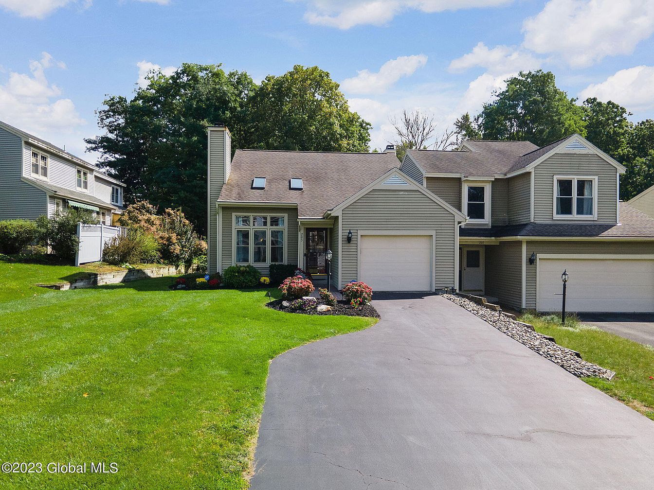 1st image of 205 Walnut Lane