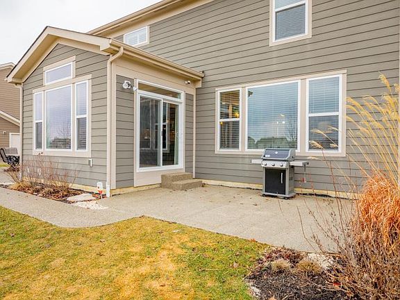 4th image of 947 Ballater Dr