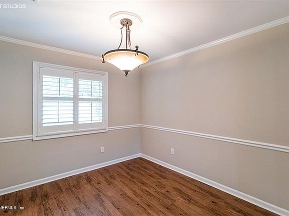 4th image of 1708 Debbie Ln
