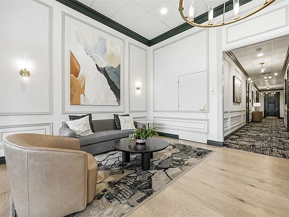 3rd image of 112 Washington Pl APT 19C