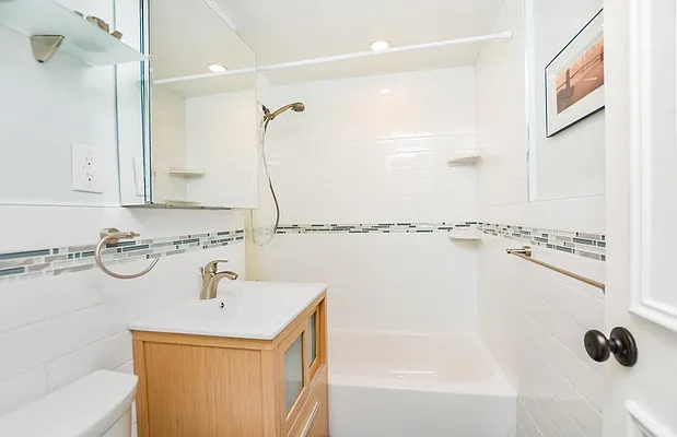 Sold by EZ Premier Realty | media 1