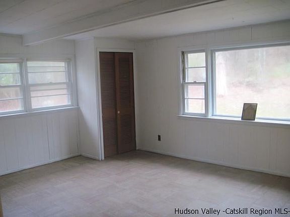 4th image of 10 Burpo Ln