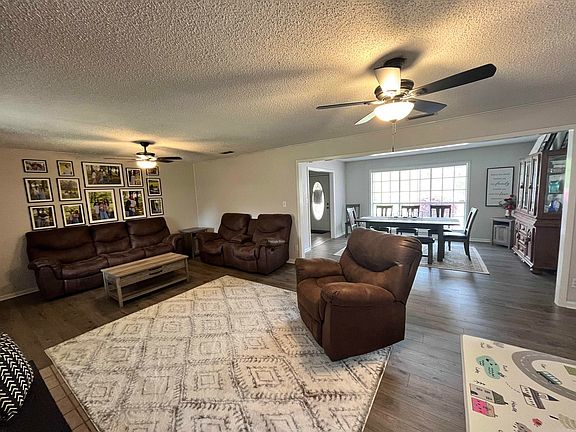 5th image of 421 Meadowview Dr