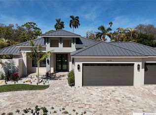 1959 Wisteria St, Sarasota, FL 34239