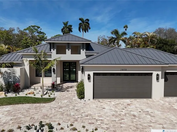 1959 Wisteria St, Sarasota, FL 34239