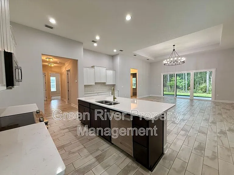 1818 Sandy Creek Pkwy — Photo 12
