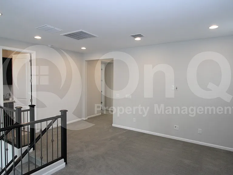 275 E Honeysuckle Pl — Photo 11