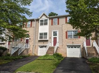 205 Tallwood Ln, Green Brook, NJ
