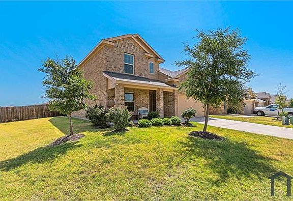 2nd image of 1404 Basswood Ln