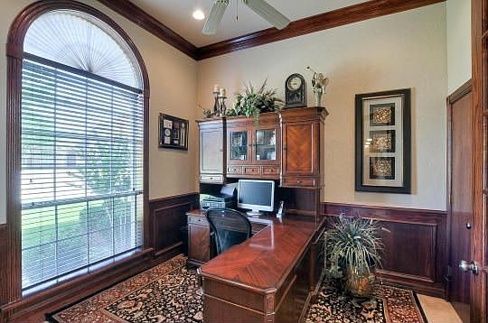 5th image of 5403 Moorewood Dr