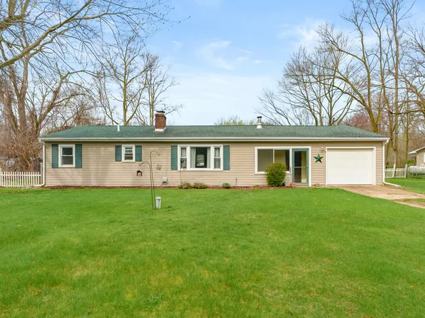 220 Mary St, Plainwell, MI 49080