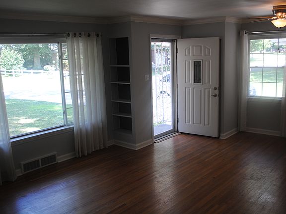 4th image of 1100 S Cullen Ave