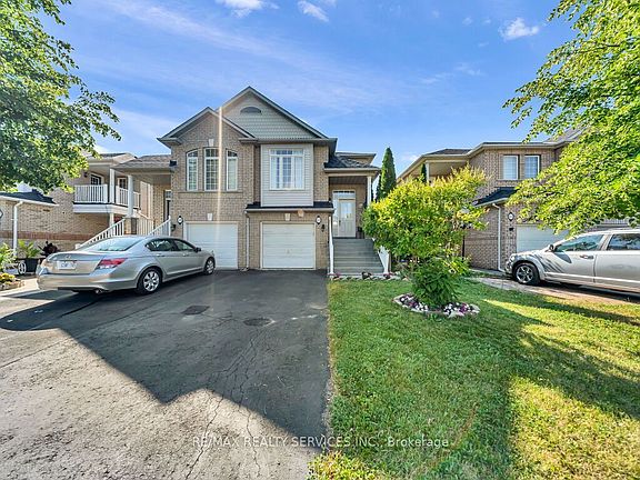 3rd image of 101 River Rock Cres