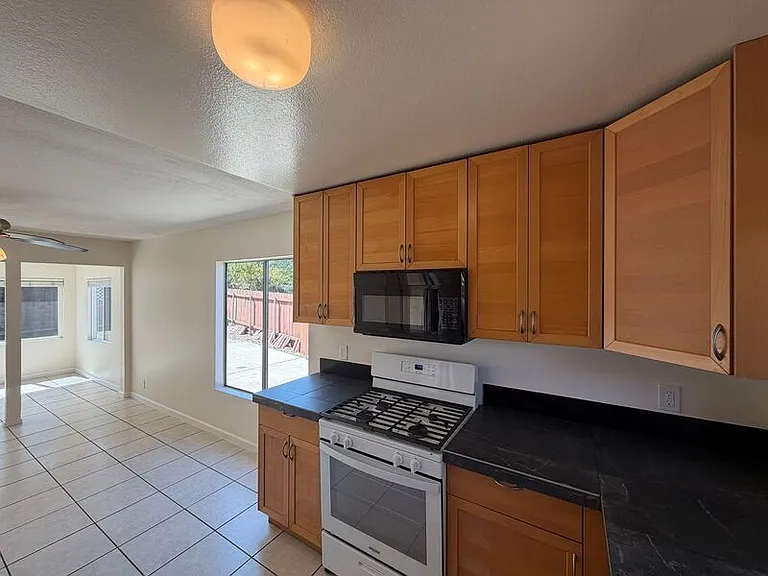6645 Amberly St — Photo 7