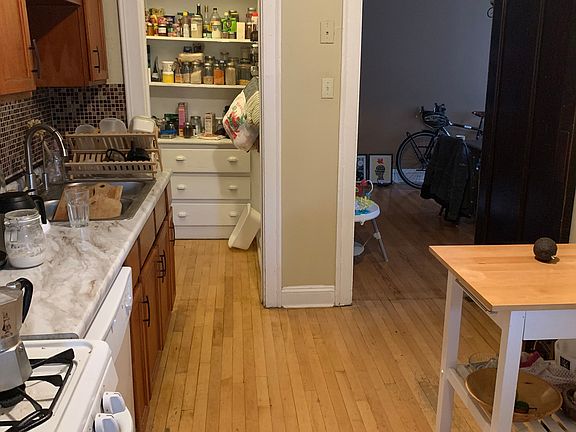 3rd image of 2638 W Winnemac Ave #3W
