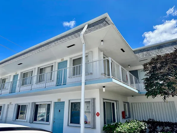 2880 Lake Osborne Drive #210, Lake Worth Beach, FL 33461