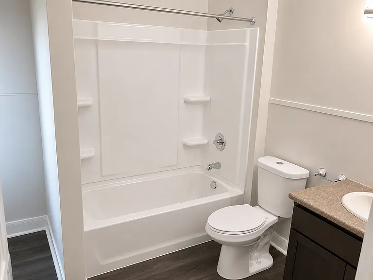 Updated, spacious 2 bedroom, 1 bathroom first floor apartment in the transforming Belknap neighbo... — Photo 7