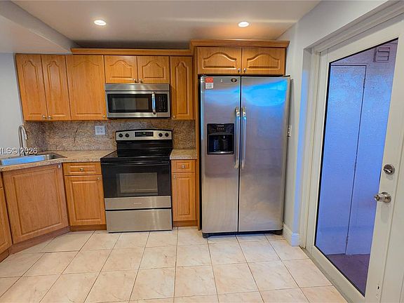 4th image of 1801 SW 107th Ave APT 2509