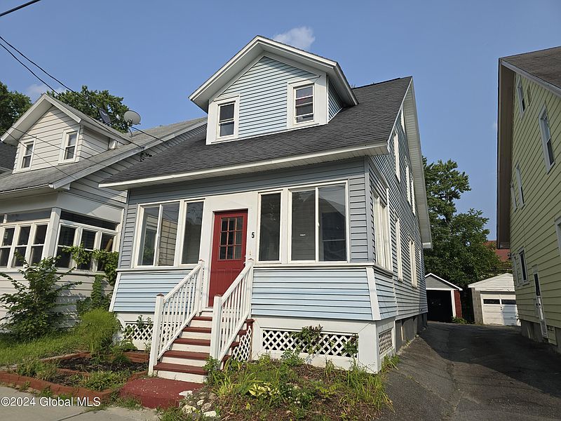 2nd image of 5 Grandview Terrace