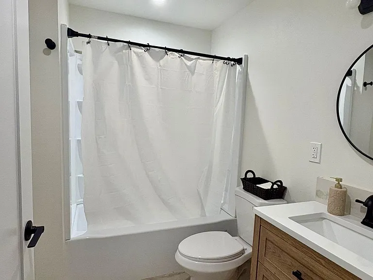 9325 Magnolia Ave — Photo 10
