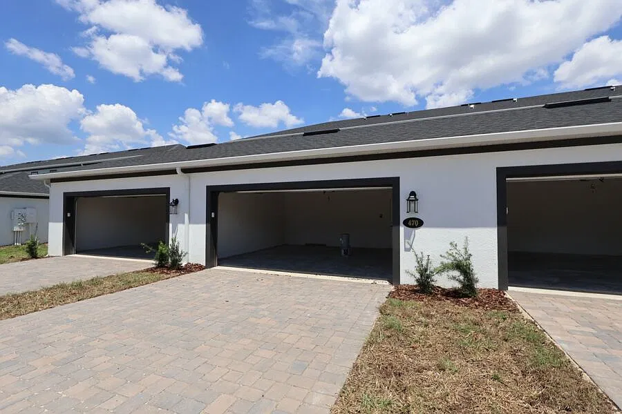 3 bed, 2.5 bath, 1691 sqft, $2,700 — Photo 2