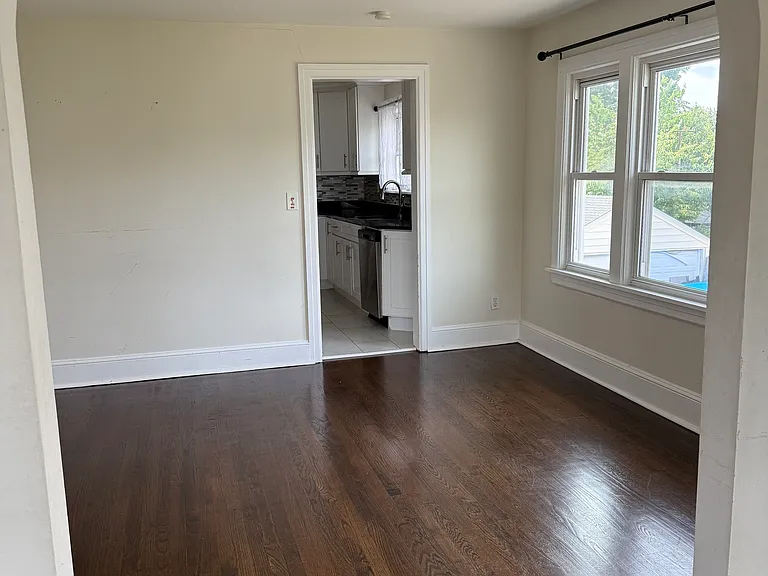 953 Longbrook Ave — Photo 5