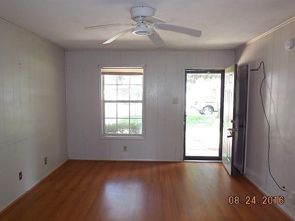 4th image of 438 Birchwood Dr