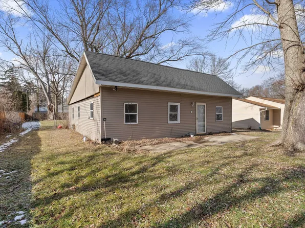 68078 Shirley Ln, Edwardsburg, MI 49112