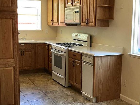4th image of 8105 Poppyfield Way