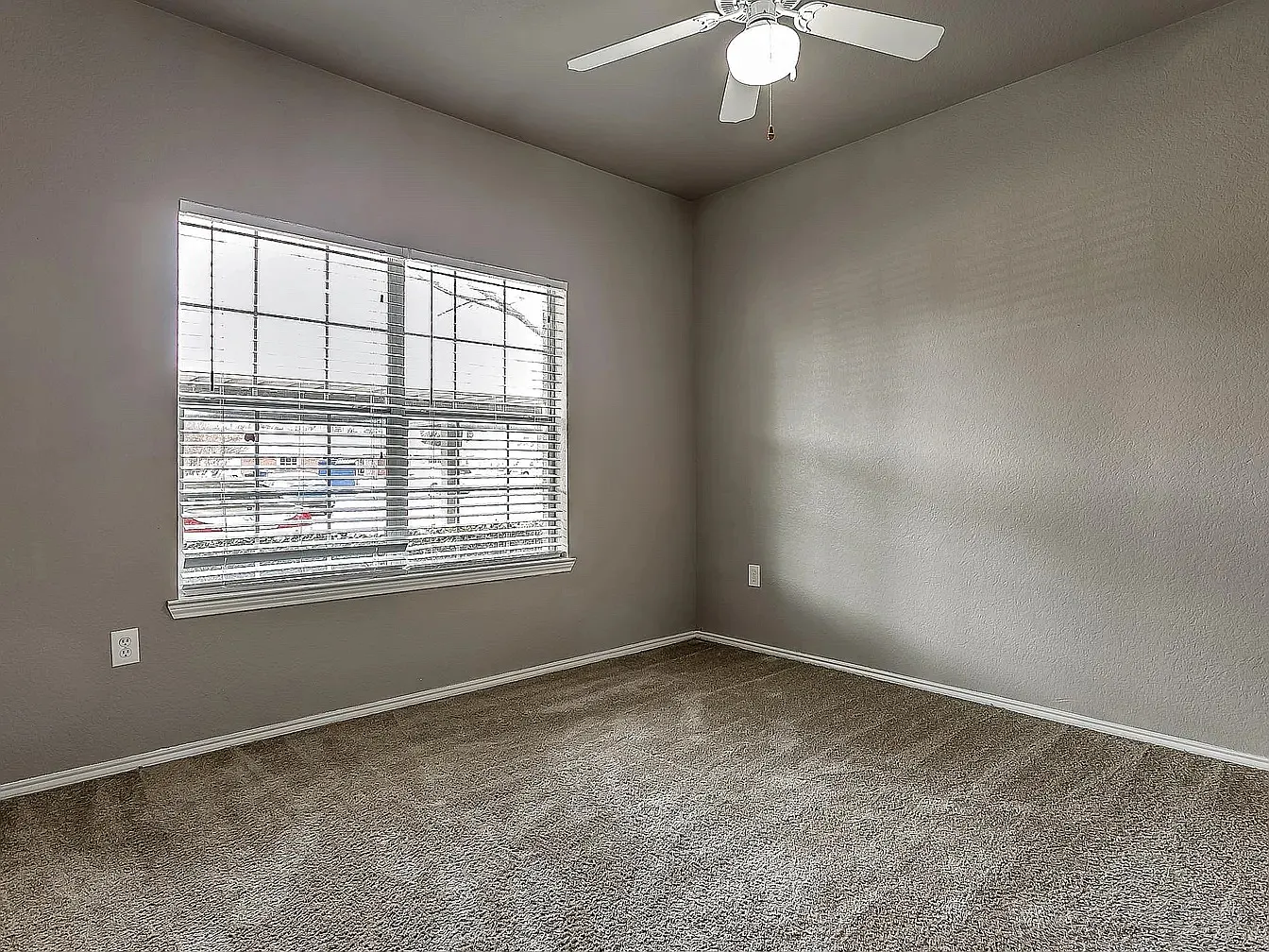 2 bed, 1045 sqft, $1,450 — Photo 4