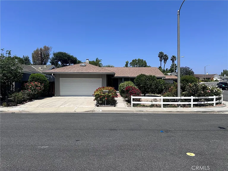 635 Flaming Star Ave — Photo 1