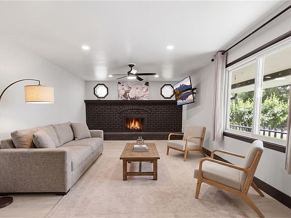 5th image of 405 SW 16th St