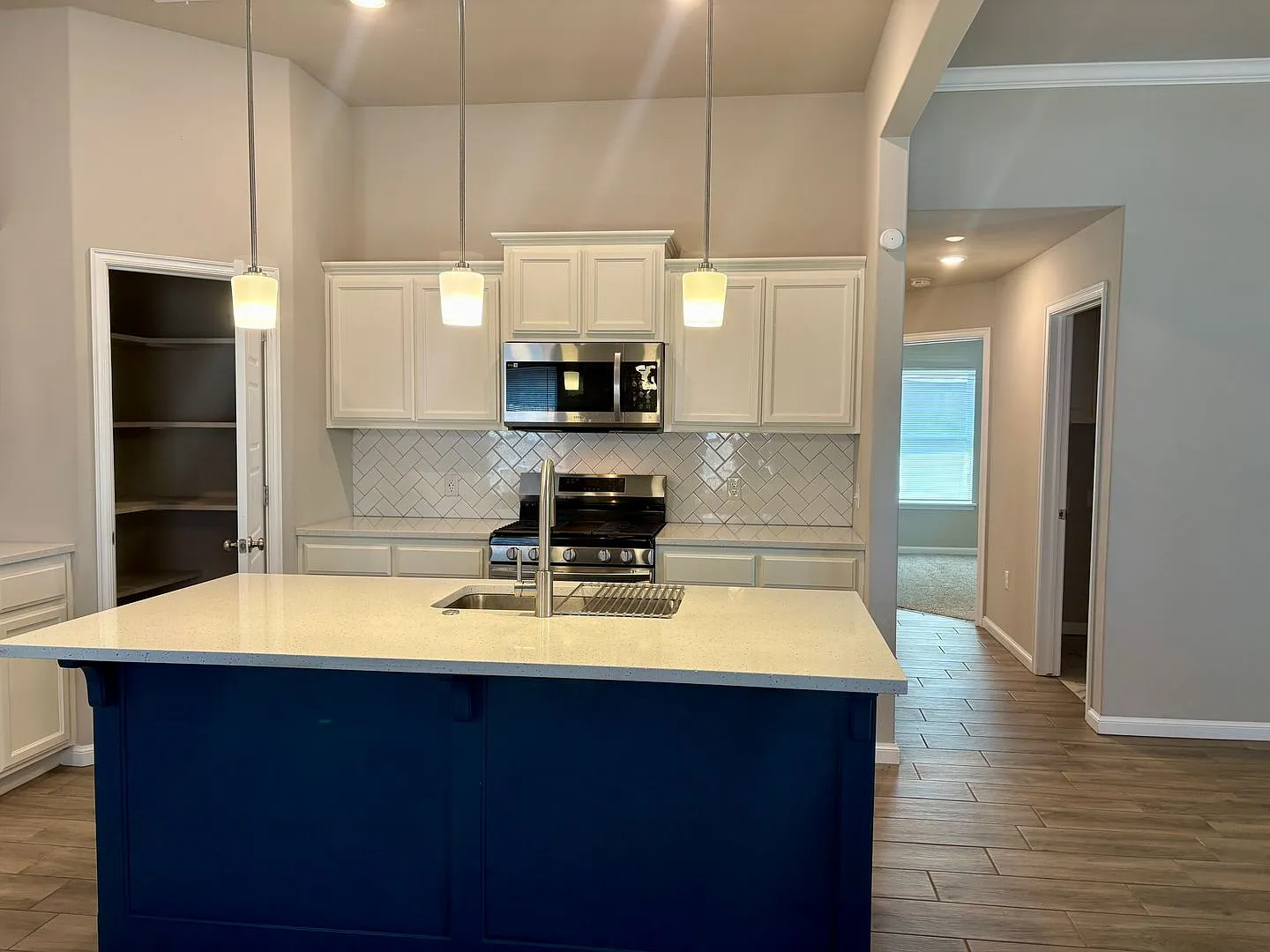 Spacious 3-Bedroom Home in Norman — Photo 4