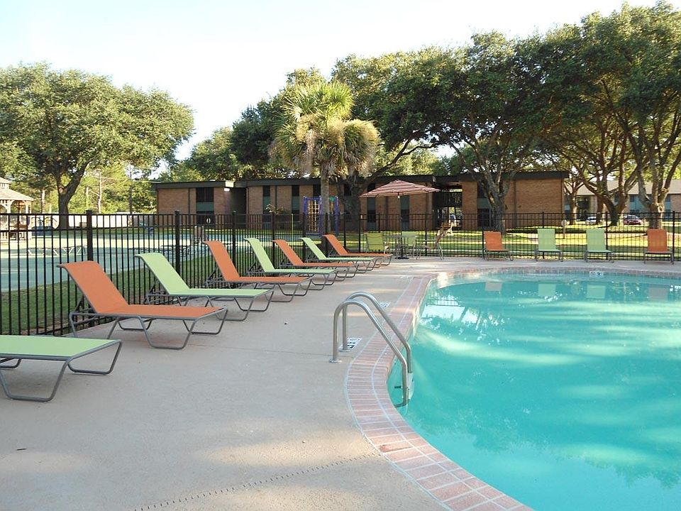 100 N Melrose Ave 3 Bedroom 1 Half Bathroom, Natchitoches, LA 71457