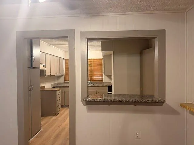 4661 Stephen Girard Ave — Photo 6