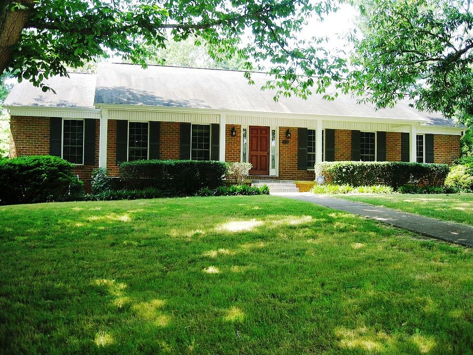 1st image of 11704 N Williamsburg Dr