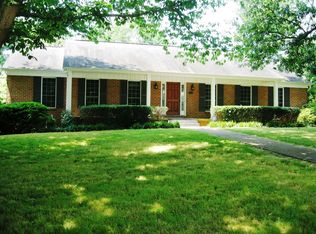 11704 N Williamsburg Dr, Knoxville, TN 37934