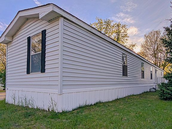 5th image of 4569 Saturn St NE