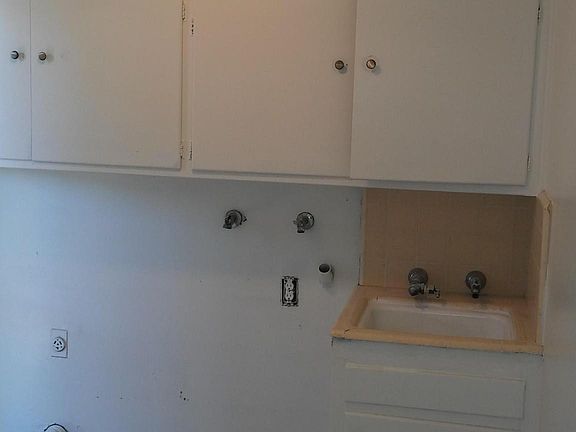 Washer dryer room