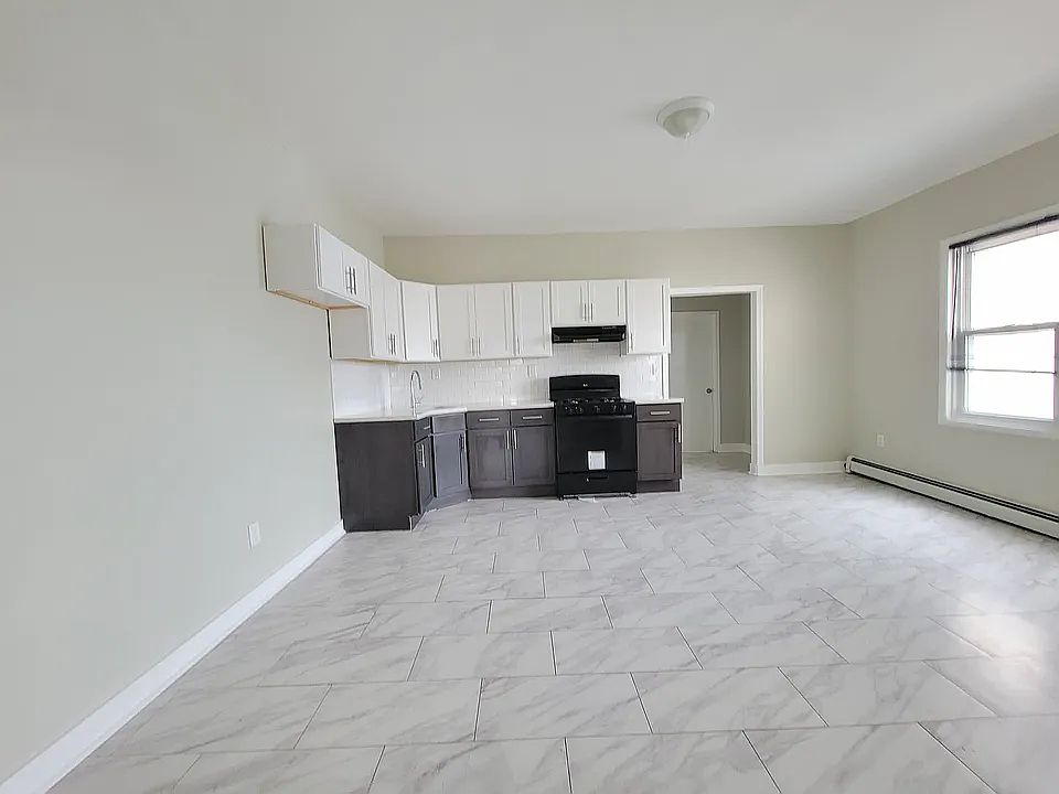 1st image of 935 Clinton Ave #5D