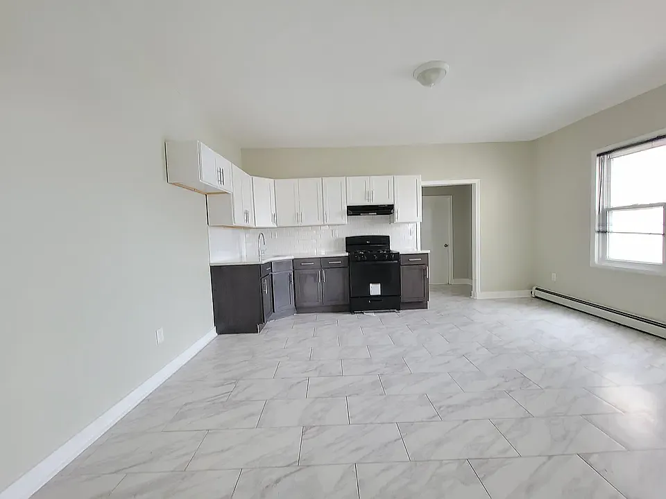 935 Clinton Ave #5D