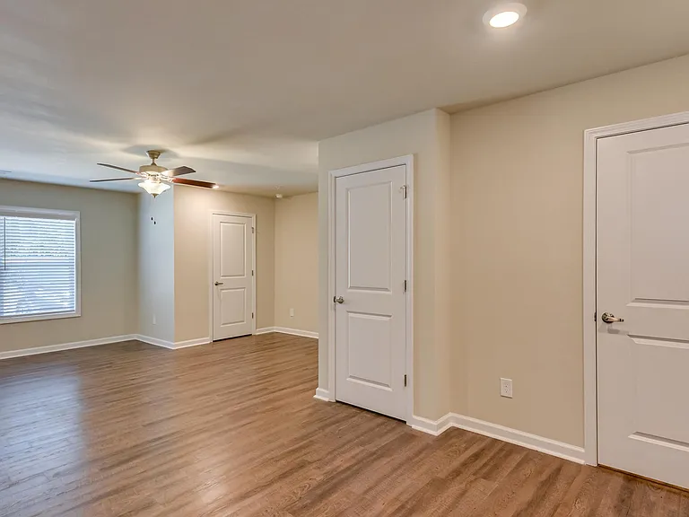 Woodberry Apartments — Photo 37