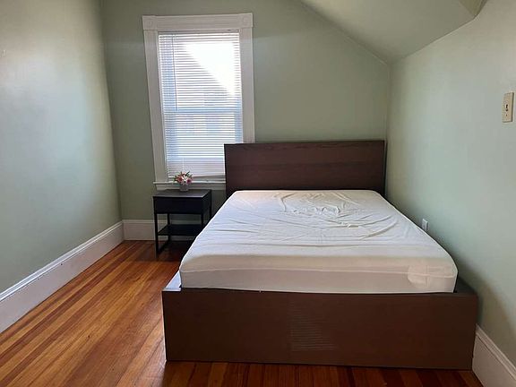 4th image of 30-32 Auburn St #1