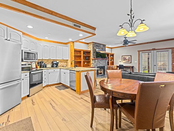 4th image of 206 Forrest Loop Way #15