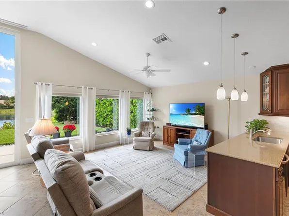 6737 Autumn Woods BLVD, NAPLES, FL 34109